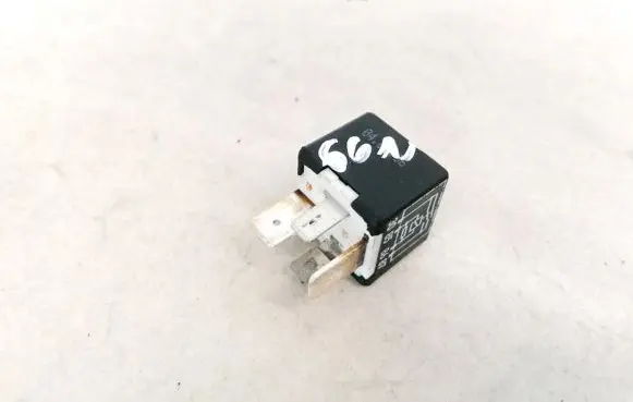 Audi A4 S4 B5 8D Other relay 443951253J 899511000