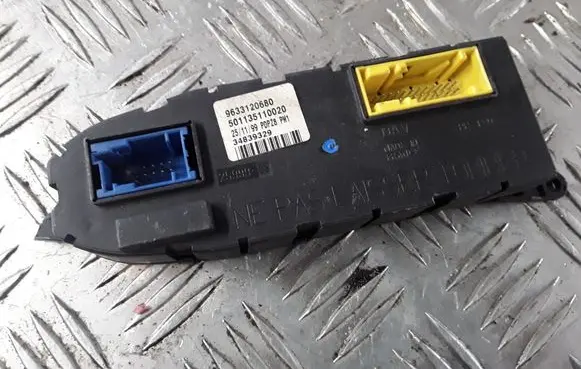Peugeot 607 Seat control module 9633120680
