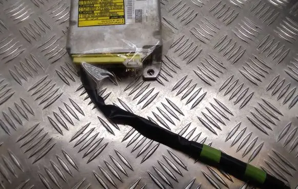 Toyota Prius (XW20) Airbag control unit/module 8917047390