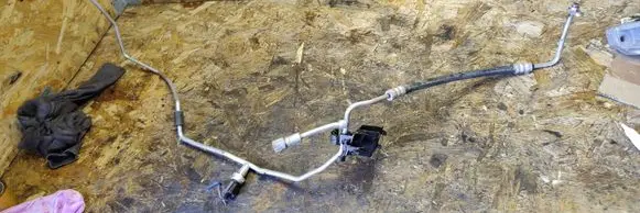 Audi A1 Air conditioning (A/C) pipe/hose 2q2816741j