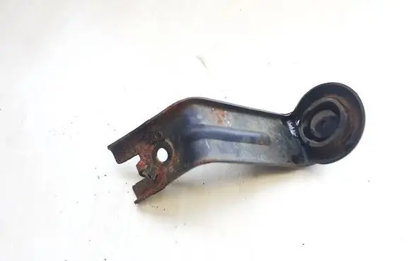 Toyota Avensis T270 Radiator mount bracket