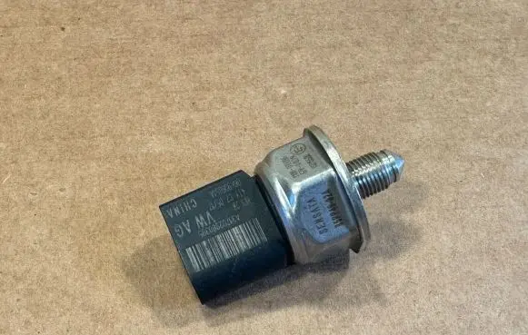 Audi Q2 - Fuel pressure sensor 6K906051A