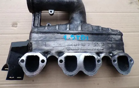 Audi A4 S4 B5 8D Intake manifold 038129713J
