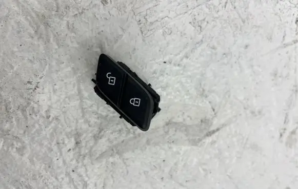 BMW 2 F46 Central locking switch button 9354129