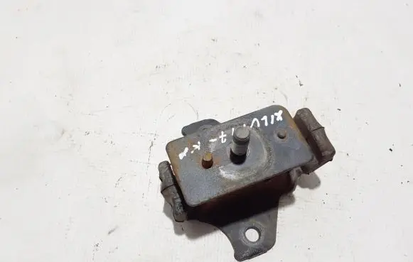 Toyota Hilux (AN120, AN130) Engine mount bracket 123610L020