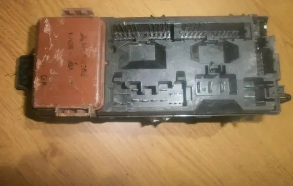 Mitsubishi Carisma Fuse box set mb953355