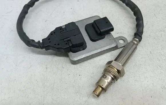 Mercedes-Benz E W212 Lambda probe sensor A0009055612 0009055612
