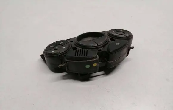 Ford Focus Climate control unit 2S4H18C612AF WYUA00471