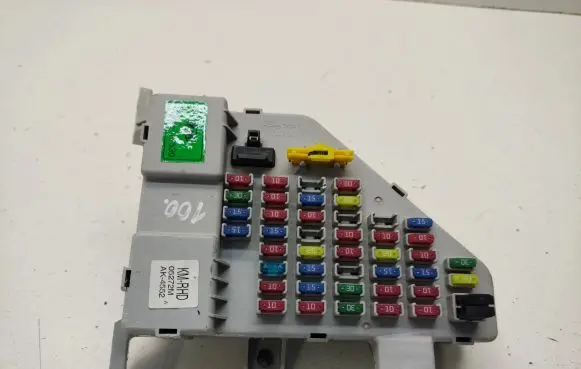 KIA Sportage Fuse module 919501F530