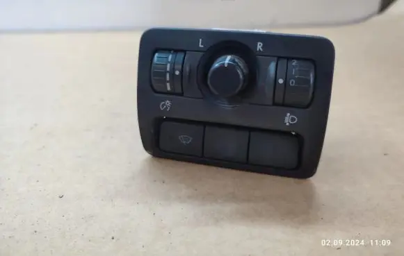 Subaru Legacy Wing mirror control module 159911