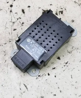 Volkswagen Golf Plus Aerial antenna amplifier 5M0035570B 7617310031