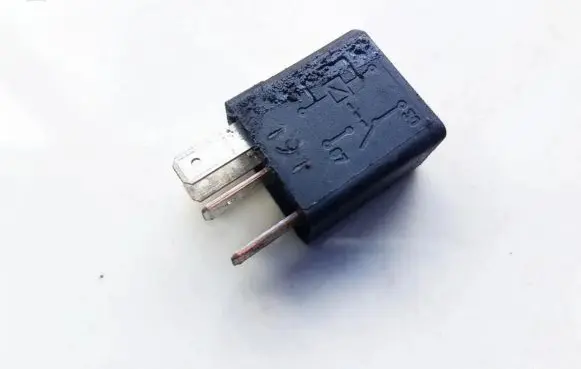 Opel Zafira A Other relay 24432680