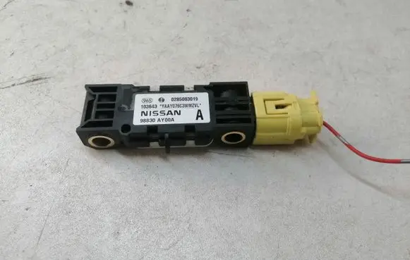 Nissan Qashqai Airbag deployment crash/impact sensor 98830AY00A 103643 0285003019