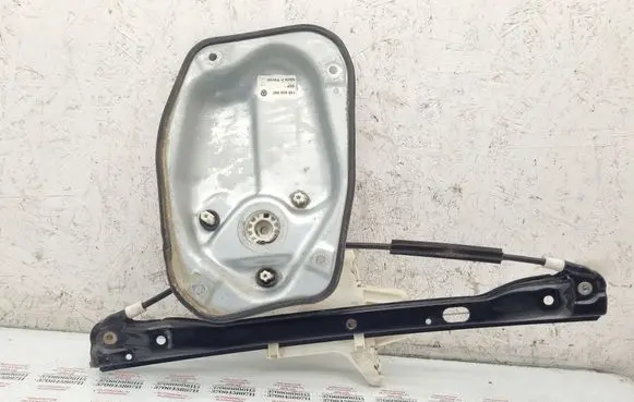 Volkswagen Jetta V Rear window lifting mechanism without motor 1K5839462
