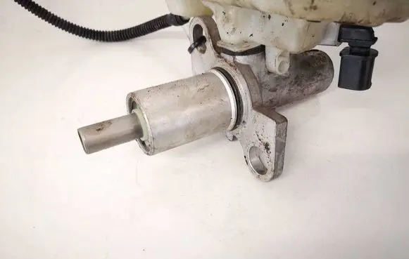 Audi A6 S6 C6 4F Master brake cylinder 