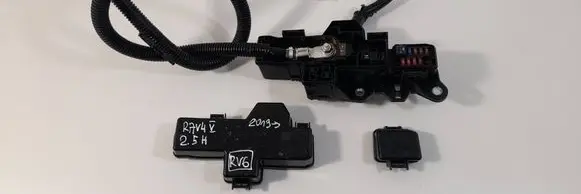 Toyota RAV 4 (XA50) Positive cable (battery) 8266242720
