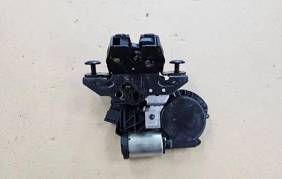Opel Astra K Tailgate/trunk/boot lock/catch/latch 13527320