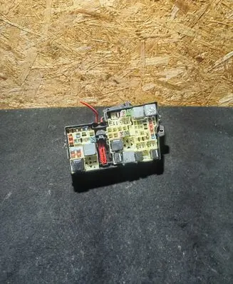 Volvo V40 Fuse module 31268153