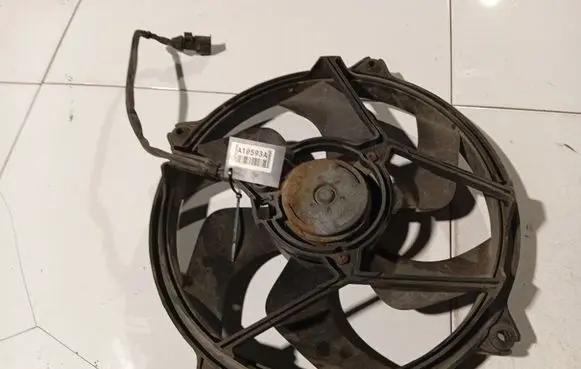 Peugeot 406 Radiator cooling fan shroud 