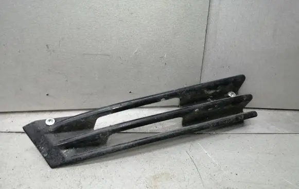 Mercedes-Benz C W202 Front bumper lower grill 2028850226