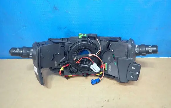 Renault Clio III Wiper turn signal indicator stalk/switch 8200906794 88104031050 0033100281