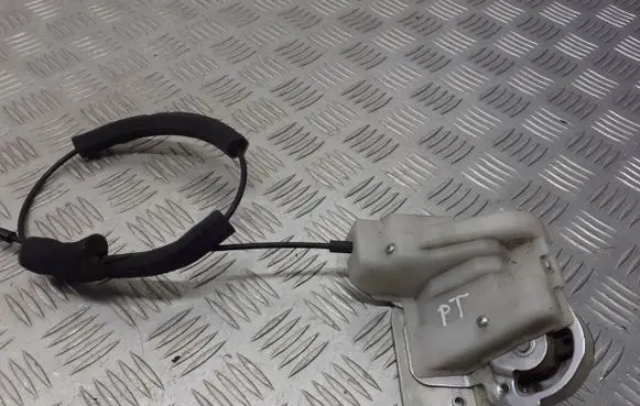 Mazda 5 Front door lock