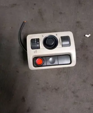 Subaru Legacy Wing mirror switch