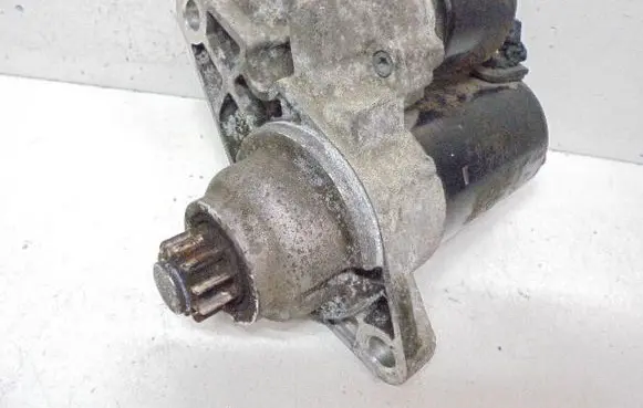 Skoda Fabia Mk2 (5J) Starter motor 021911023G