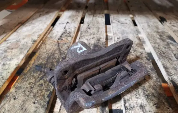 Chevrolet Captiva Rear brake caliper
