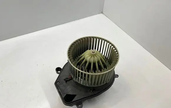 Volkswagen PASSAT B5 Heater fan/blower 740221233F 8D1820021