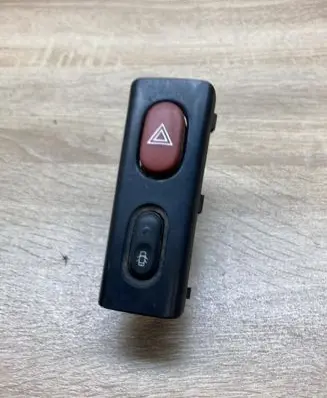Renault Laguna I Hazard light switch 822955