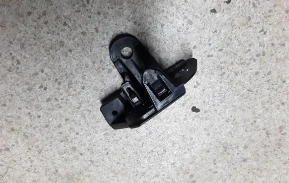 Toyota C-HR I Bumper support mounting bracket corner 52153F4010