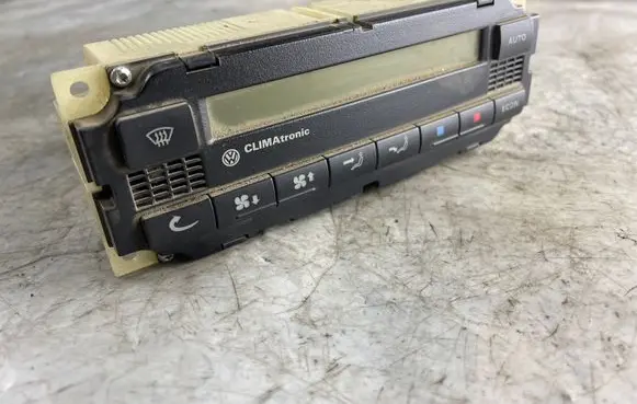Volkswagen PASSAT B5 Climate control unit 3b1907044a 5hb00761702