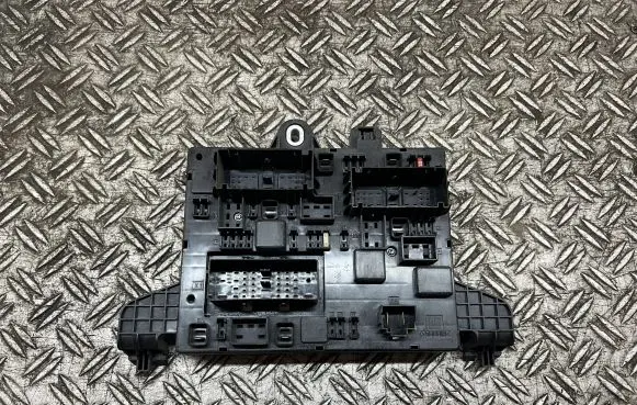 Opel Astra J Fuse box set 365927271
