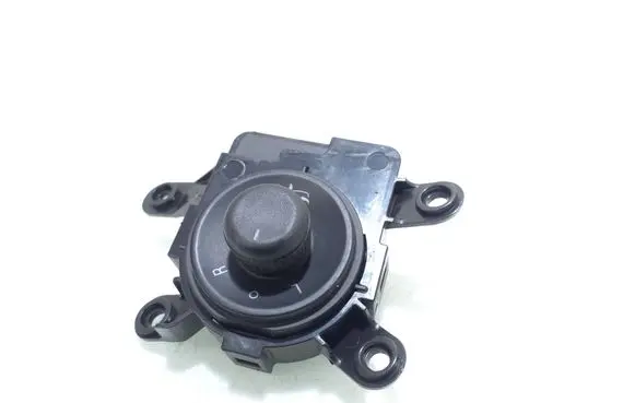 Chevrolet Orlando Wing mirror switch 13296440