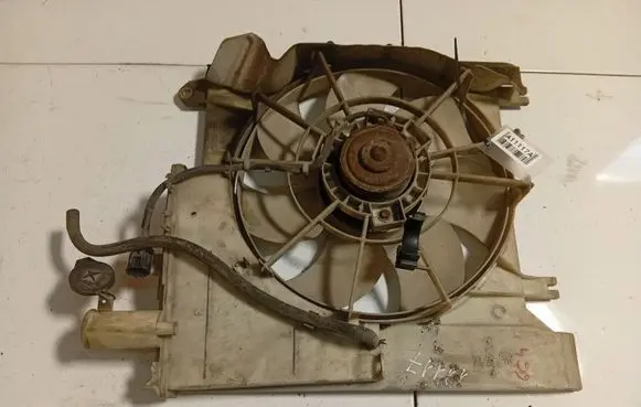 Toyota Aygo AB10 Radiator cooling fan shroud 