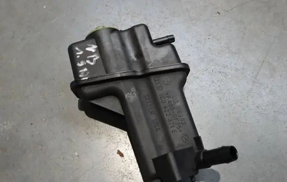 Volkswagen New Beetle Power steering fluid tank/reservoir 1C0422371E