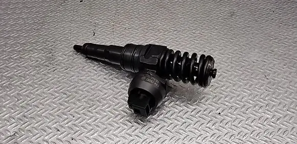 Audi A4 S4 B6 8E 8H Fuel injector 038130073BA