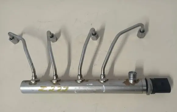 BMW 3 F30 F35 F31 Fuel main line pipe 7585411