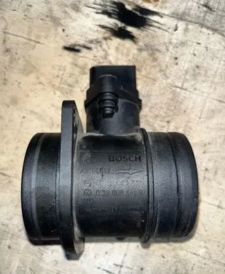 Volkswagen Touran I Mass air flow meter 038906461B 0281002531