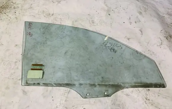 Honda Civic Front door window glass four-door