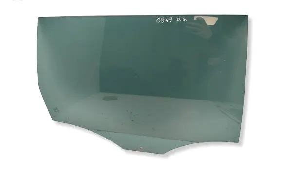 Volkswagen PASSAT B7 Rear door window glass 43R007954