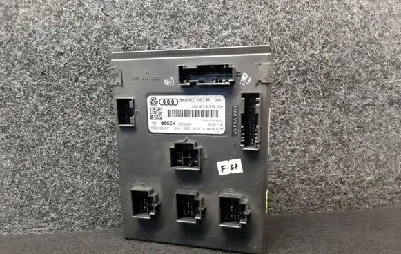 Audi A5 8T 8F Comfort/convenience module 8K0907063M
