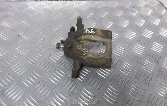 Honda CR-V Rear brake caliper