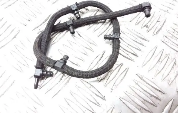 BMW 7 E65 E66 Fuel injector supply line/pipe 