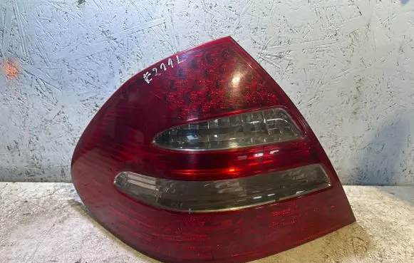 Mercedes-Benz E W211 Rear/tail lights A2118200564 334009A