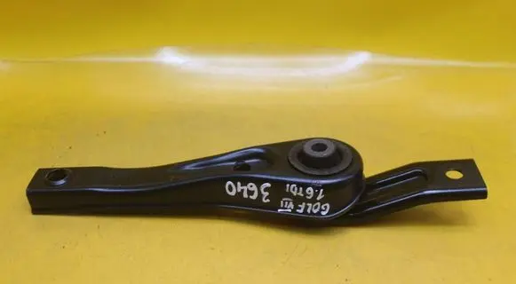 Volkswagen Golf VII Engine mounting bracket 5Q0199855AC