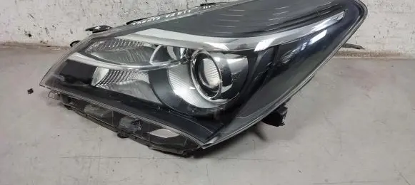 Toyota Yaris Headlight/headlamp A17790