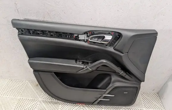 Porsche Cayenne (92A) Front door card panel trim 7P5867011C