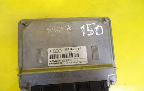 Audi A4 S4 B5 8D Engine control unit/module 3B0906018A 5WP4331206